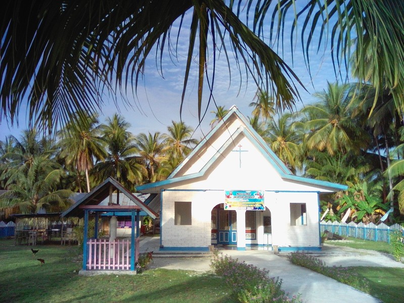 Pulau Auki: la chiesa del villaggio