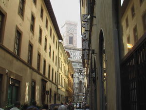 First Glimpse of Il Duomo 