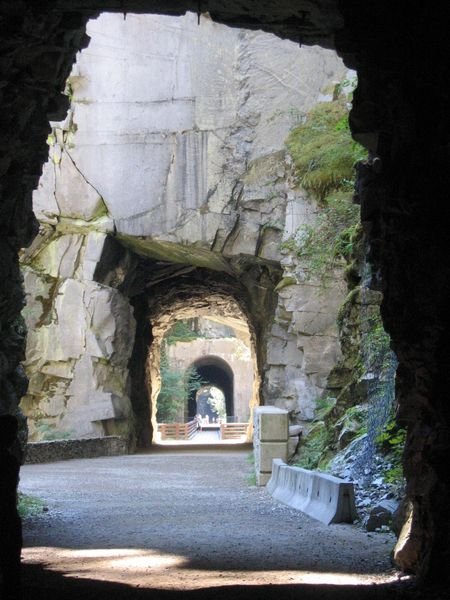 Othello Tunnels