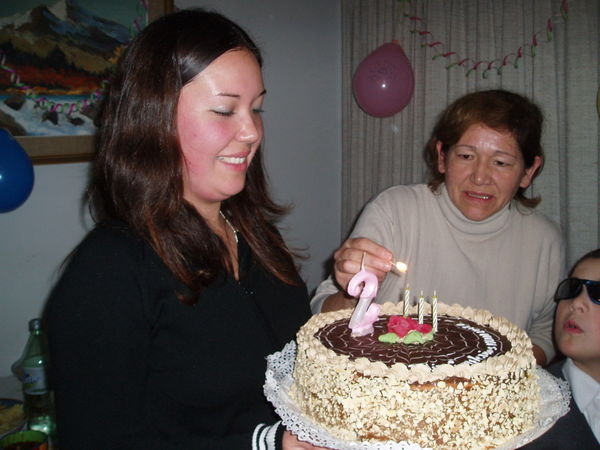 Luisa and her Cake