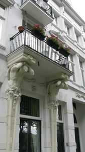 cool balcony supports