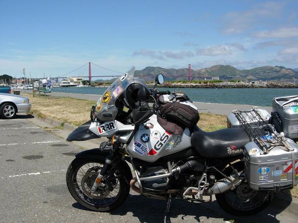 Golden Gate Bridge Background