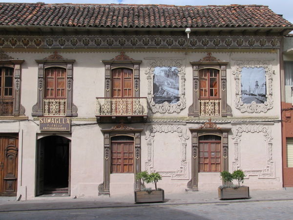 A beautiful building on Calle Larga