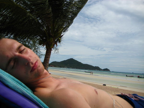 Relaxen (lees: slapen) op het strand