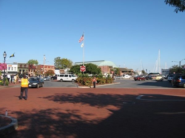Round about  infront of Annapolis Harbour