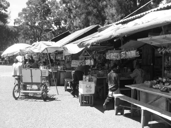 Market in Baguio park
