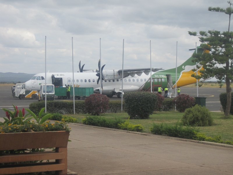 Flight back from Kilimanjaro to Nairobi - propellers!