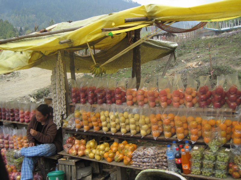 Apple sellers at the side of the road