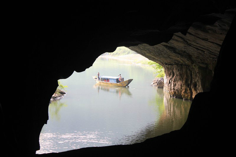 Met de kayak door grotten