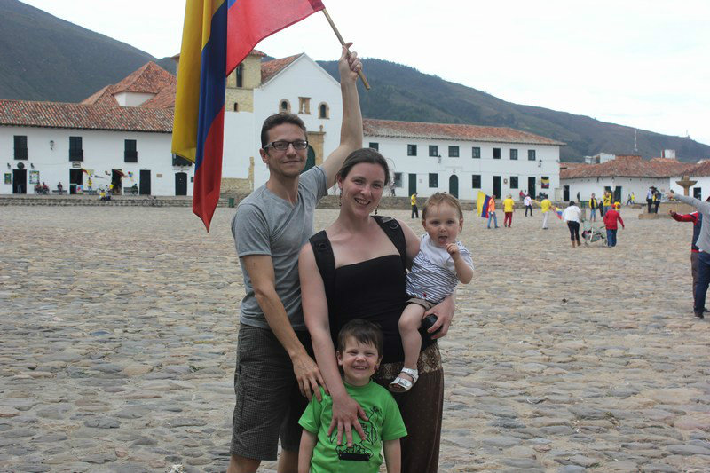 Belgische familie zwaait Colombiaanse vlag