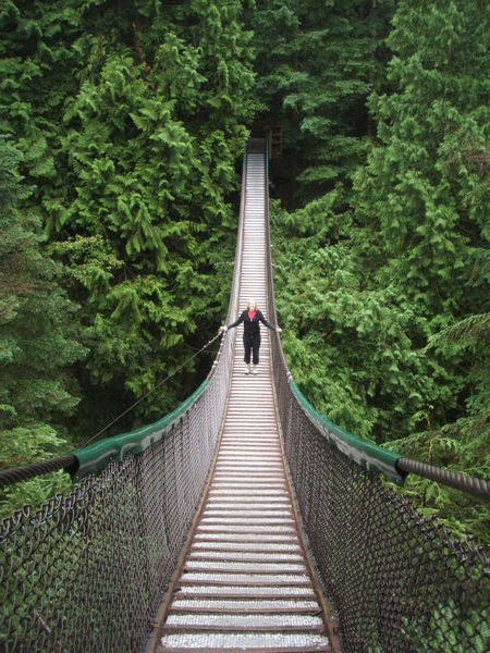 Lynn Canyon Bridge, Vancouver