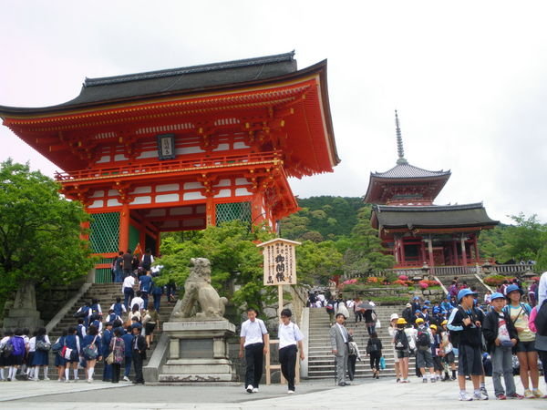 Crowded Kiyomizu-dera Temple