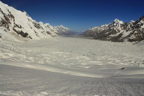 de bron van de Hispar gletsjer