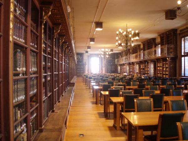 biblioteca de la Universidad