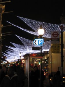 Chrissy lights on Oxford St