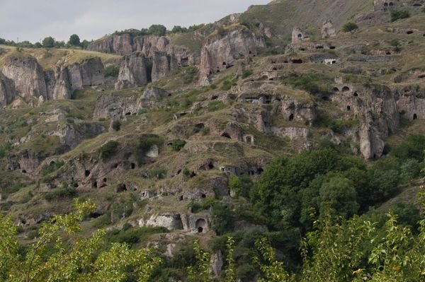 Caves at Khondoresk