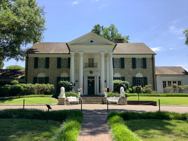 Graceland Mansion 