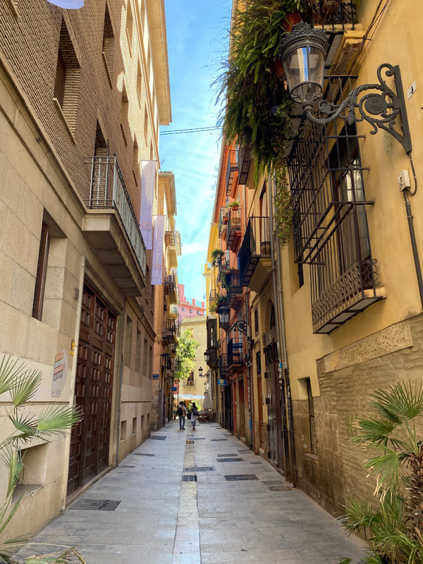 Side street in Valencia