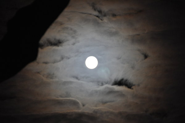Full moon a rising