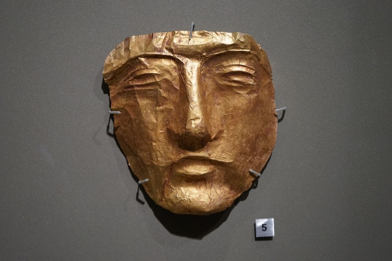 Bronze mask from B.C.