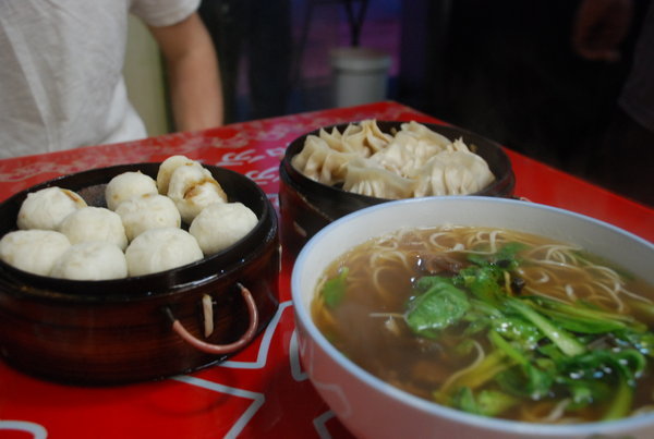 Bao zi (steamed dumplings)