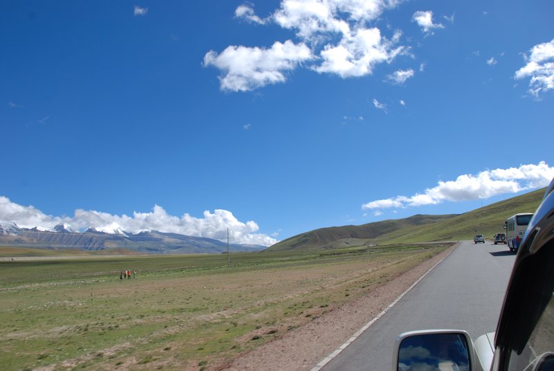 The road to Namtso