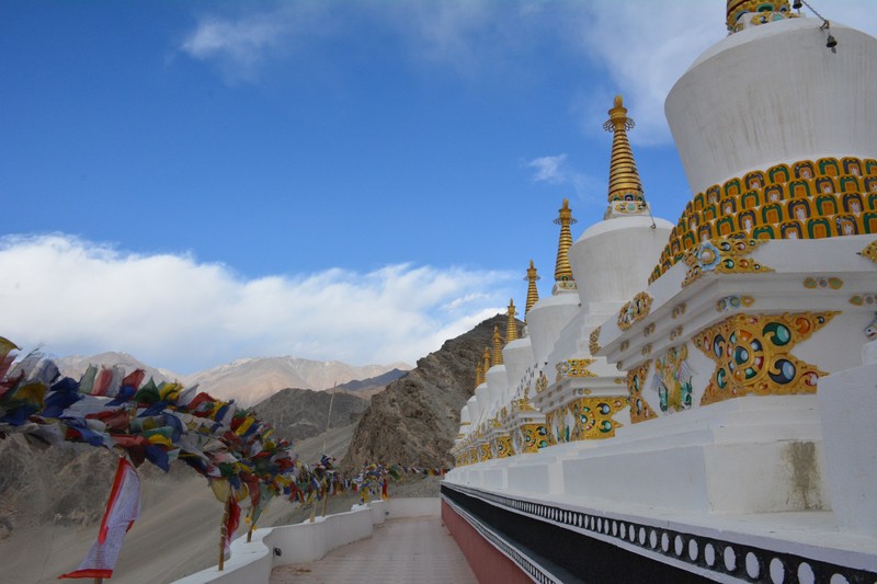 Blue skies and Eight Chortens