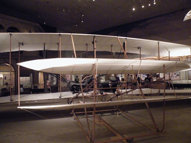 Wright brothers plane from behind