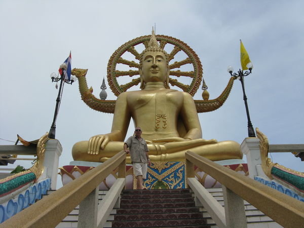 Big Buddha at Wat Phra Yai