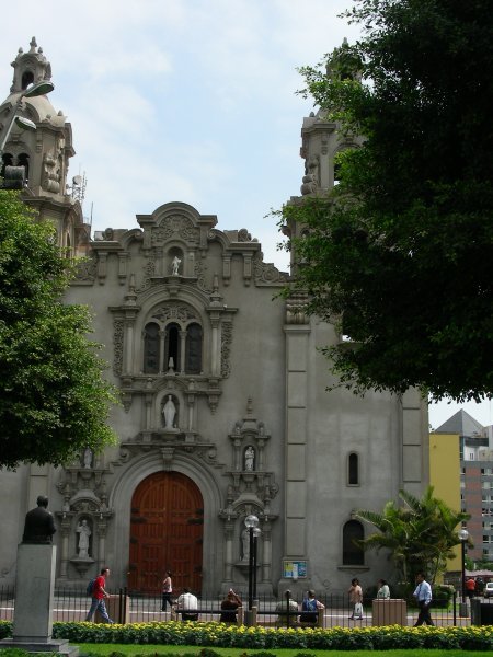 Plaza San Martín Cathedral