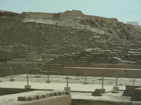 Lima's ruins 2