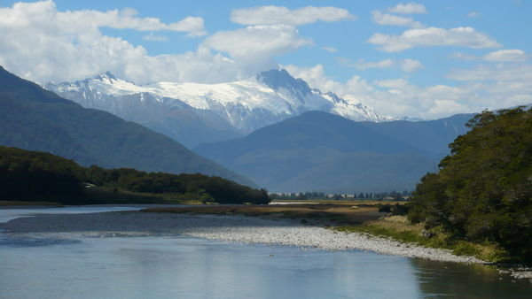 Southern Alps reflect in Lake 