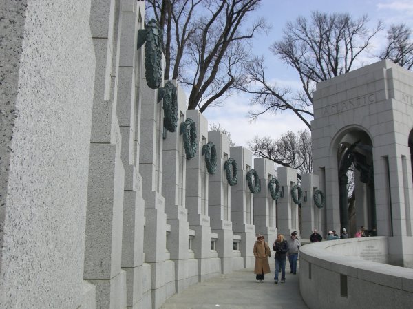 9 WW II Memorial