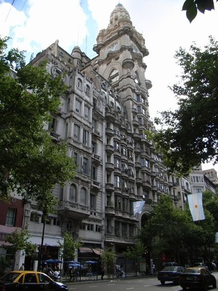 1900s buildings on Avenue de Mayo