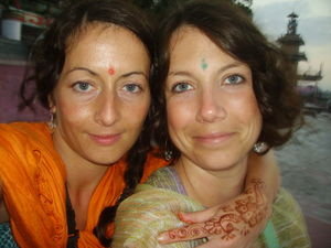 Bindis and henna (Rishikesh ghats)