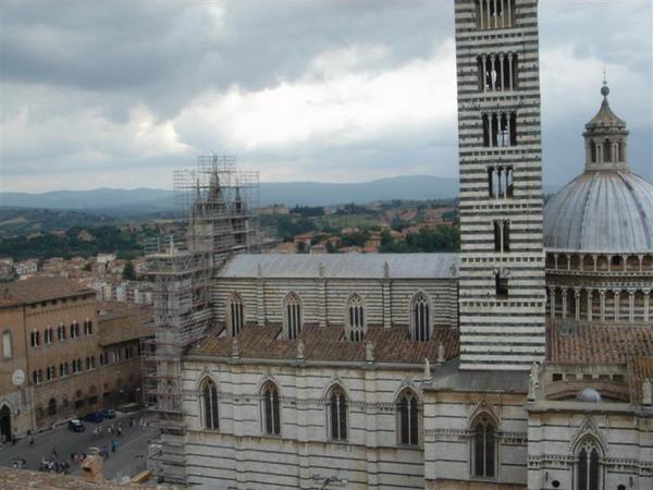 Sienna Duomo (notice the scaffolding - this was the theme of our vacation!)