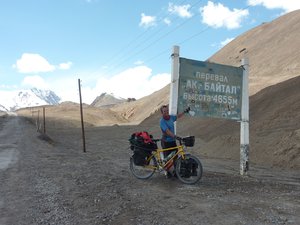 On the way up to the 4655m pass