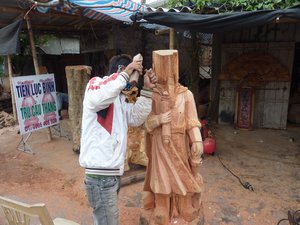 Wood sculptor