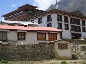 4 albergue y un monasterio mas