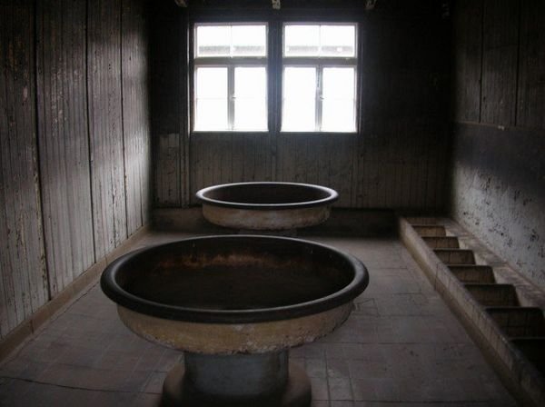 Sachsenhausen- "bathroom"