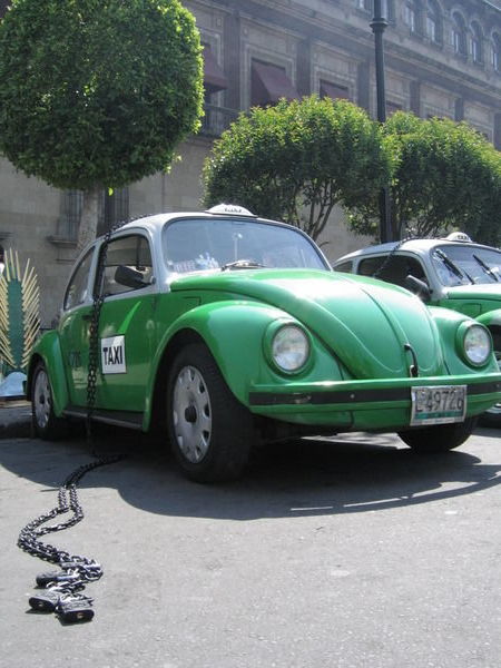 Beetle taxi protest, Mexico City | Photo