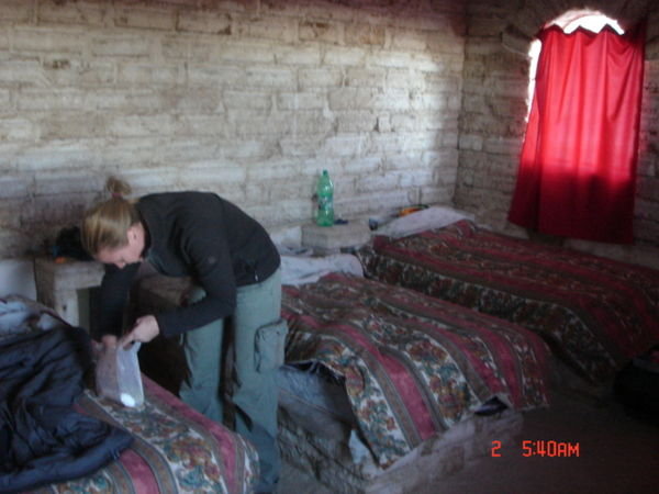Een hostel paar km van de salar de Uyuni.