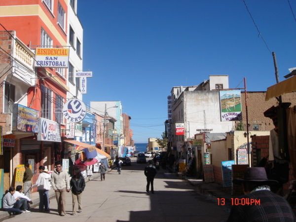 De winkelstraat inCopacabana.
