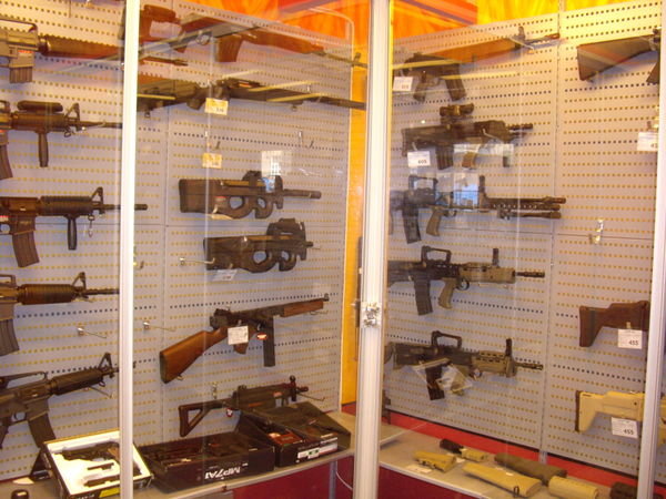 Scary gun shop, we belive they are all BB guns