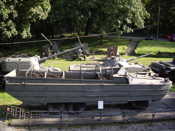 Amphibious Vehicle and Artillery Guns