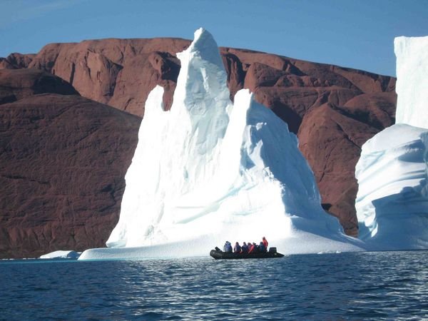 Zodiak and iceberg