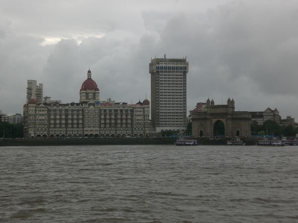 India Gate and Taj Hotel