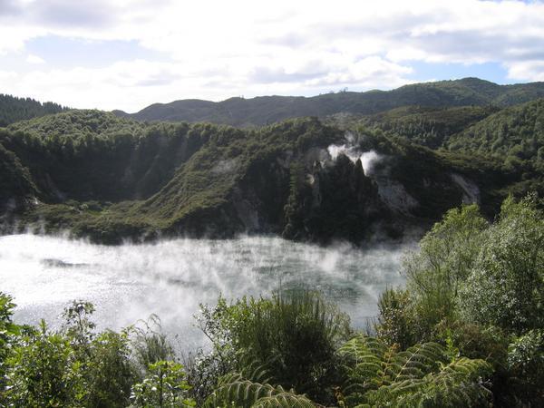 Frying Pan Lake, Waimangu. The worlds largest hot spring.....
