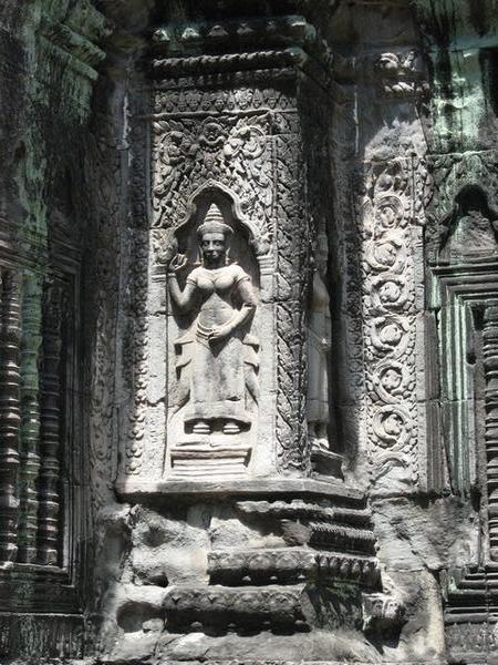 Carvings on the walls at Angkor
