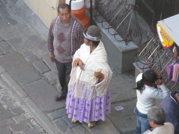 Cholitas on the street